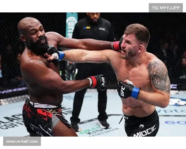 琼斯与阿迪萨亚UFC对决 摔跤技术与站立技巧孰优孰劣 琼斯与阿迪萨亚UFC对决 摔跤技术与站立技巧孰优孰劣